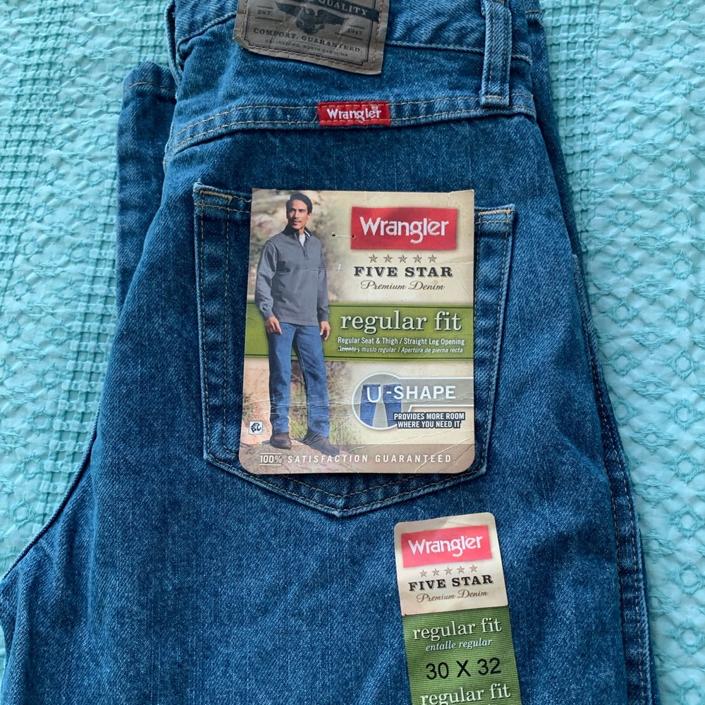 Wrangler 30 x 32 Regular Fit Jeans